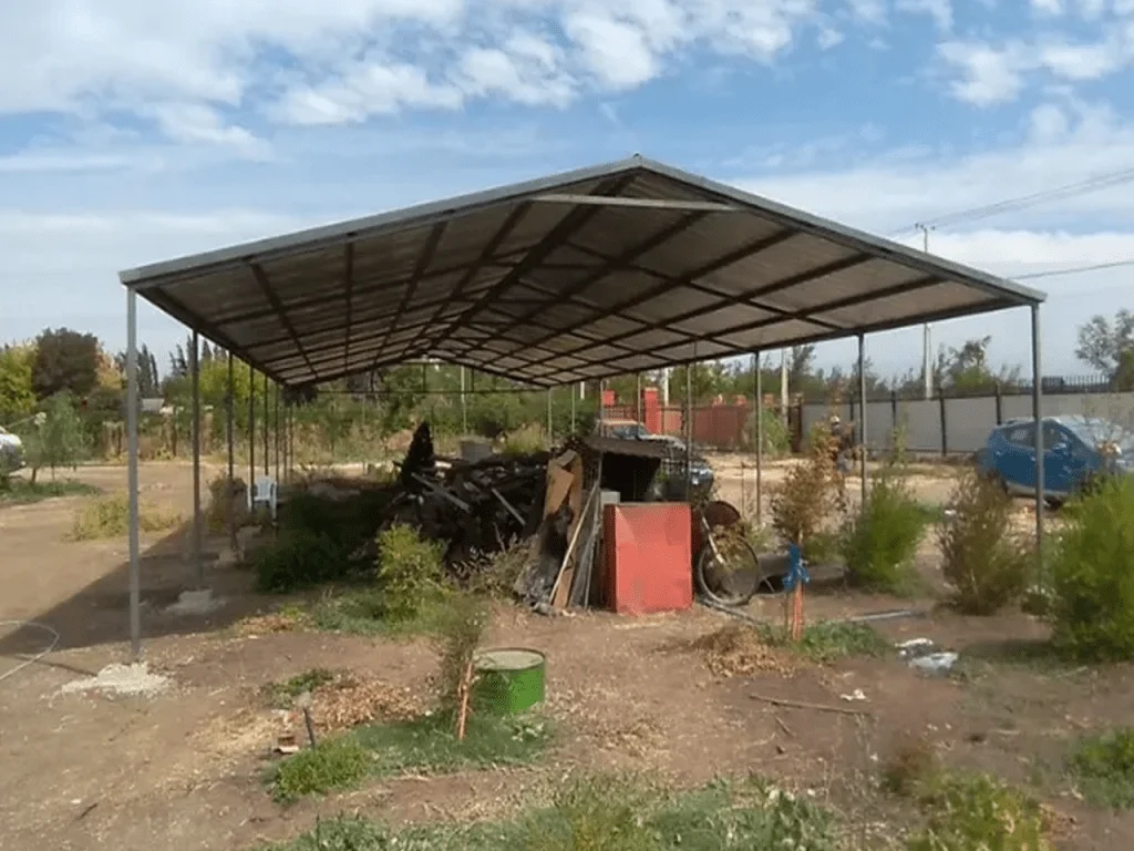 Obra Chillán: Estructura metálica para invernadero y vivero