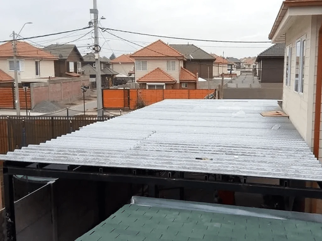 Obra Curicó: Estructura metálica con sistema de placa colaborante
