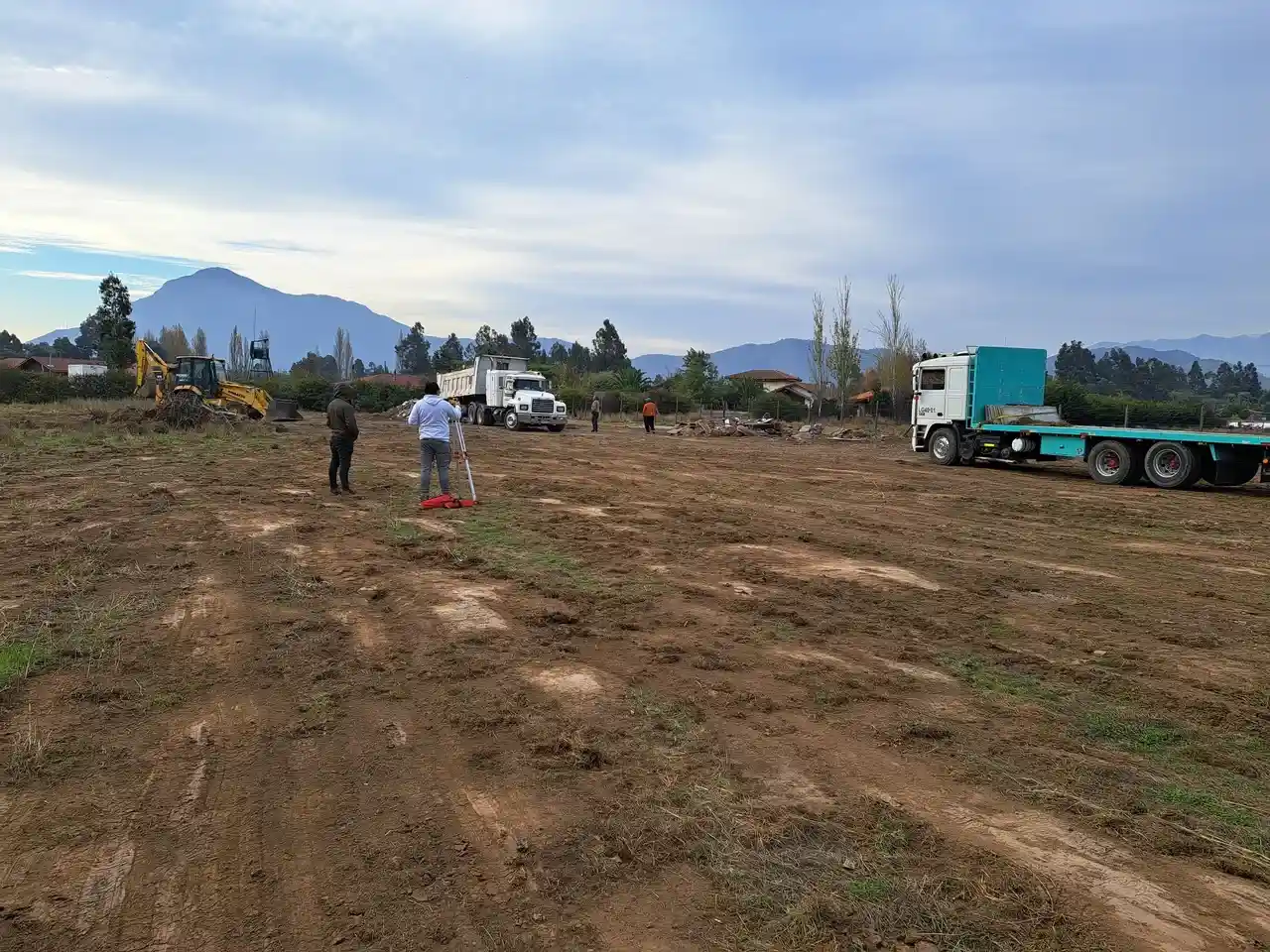 Obra Mostazal: Movimiento de Tierras y Preparación de Terreno